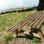 Chiesa di Santa Croce: tavoli da picnic