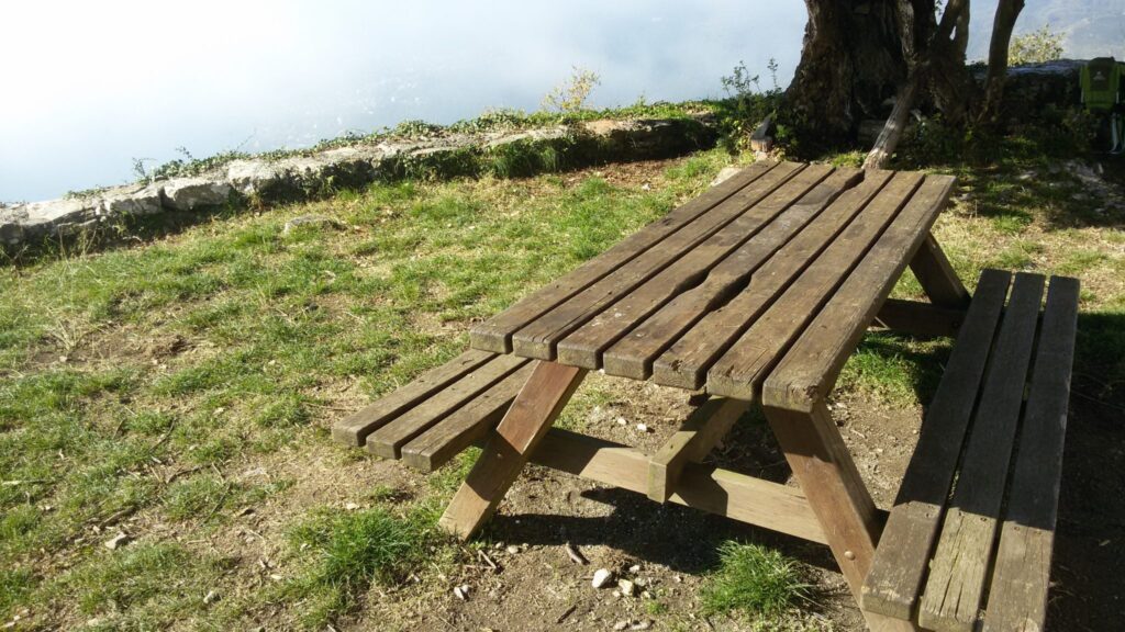 Area picnic presso la Chiesa di Santa Croce, fotografia storica