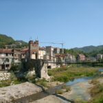 Millesimo: borgo, eventi e giornate in famiglia Ponte della Gaietta a Millesimo - foto Davide Papalini, Wikimedia Commons CC BY 2.5
